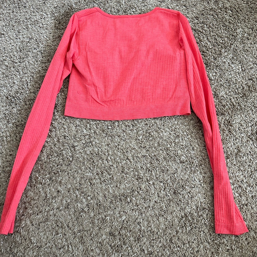 Lululemon long sleeve wokrout top - Picture 2 of 2